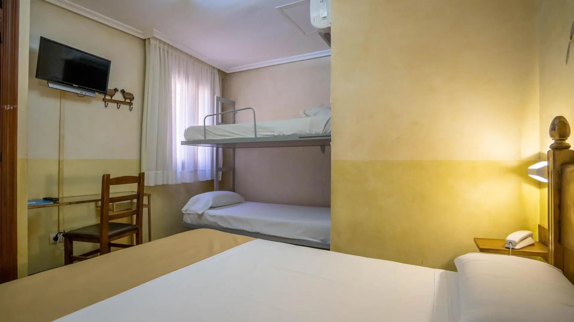 Affittacamere Hotel Yit Puerta Bisagra Toledo