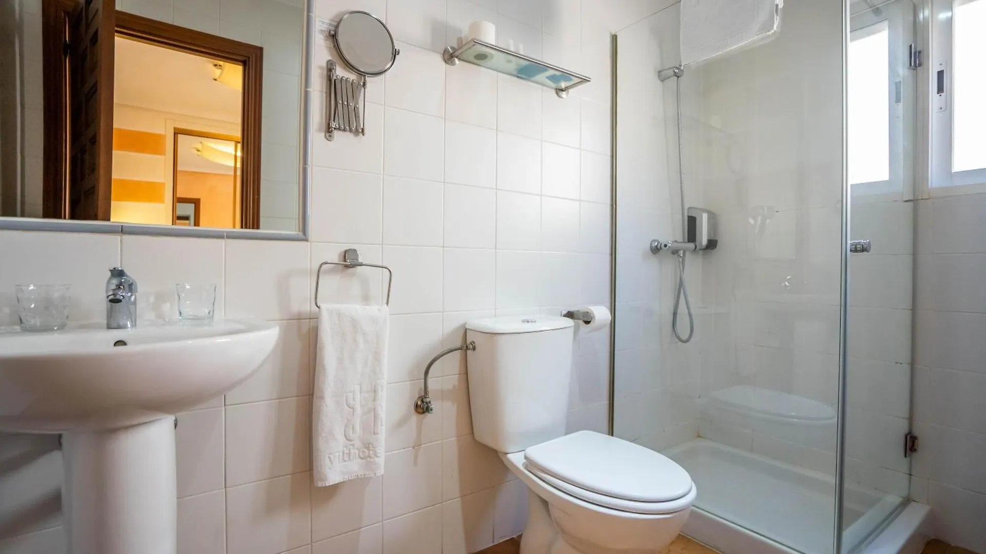 Yit Puerta Bisagra Hotel Toledo