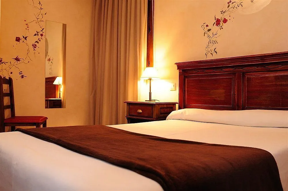 Yit Puerta Bisagra Hotel Toledo Casa de hóspedes