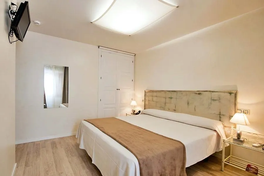 Hotel YIT Puerta Bisagra Toledo 2*,